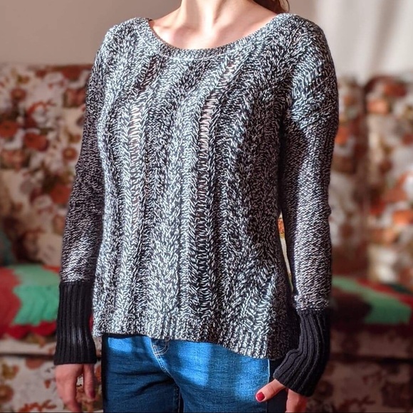Black and grey knit scoop neck sweater - Picture 2 of 4